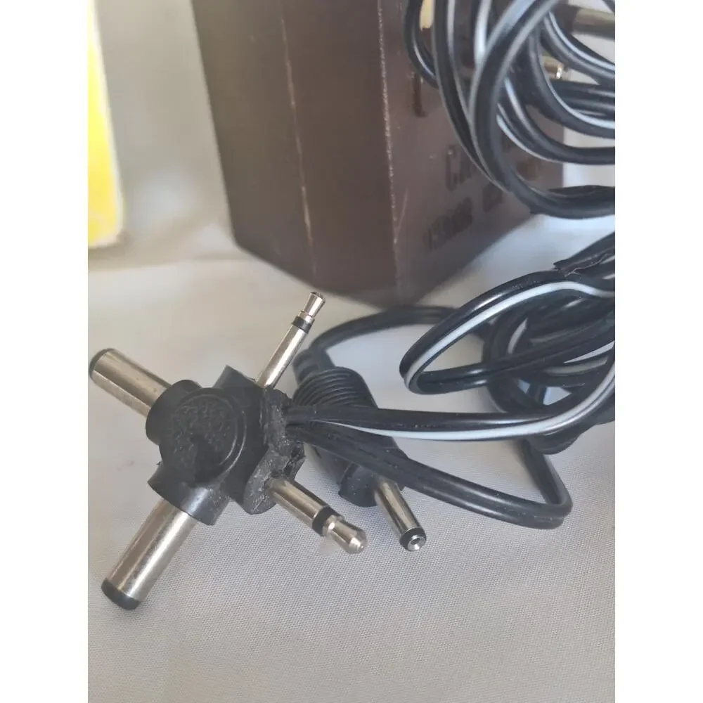 Vintage Walkman BB-333A Universal AC/DC Adapter Charger 3-12V 300mA 110/220V